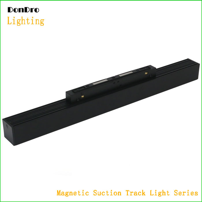 Magnetic suction track light